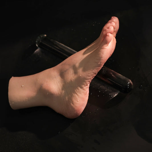V26 - 1.54 lbs Realistic Silicone Vajankle Foot Fetish Sex Toy Right Foot with Built-in Pocket Pussy - Size EU 32 US 3.5